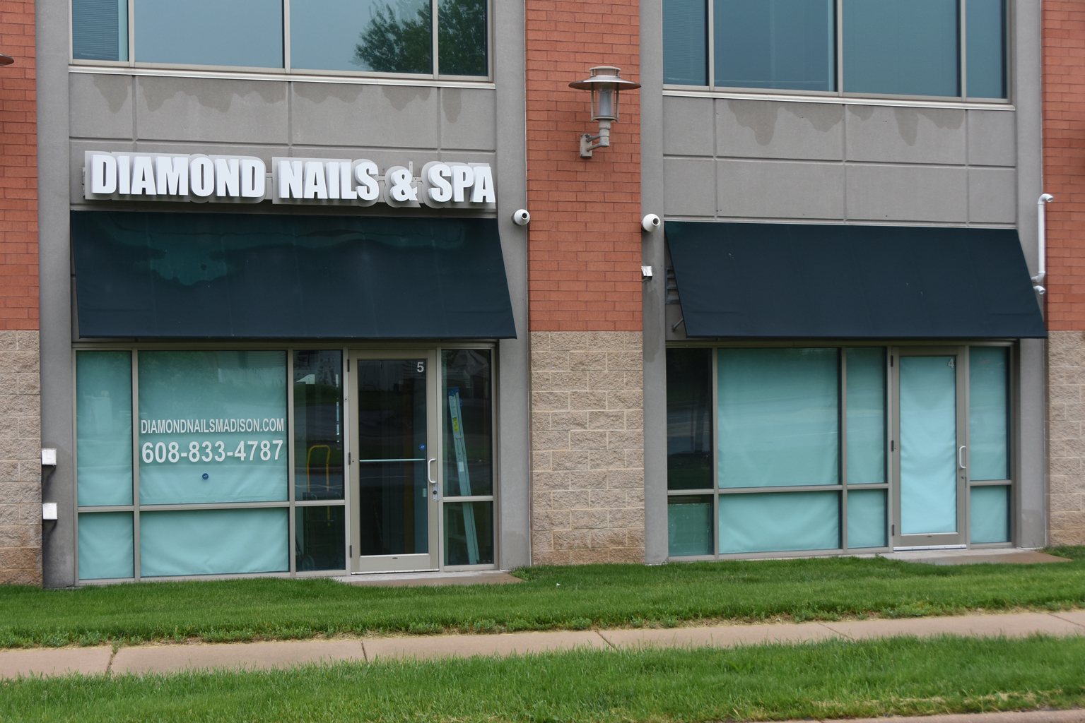 Diamond nails shop and spa